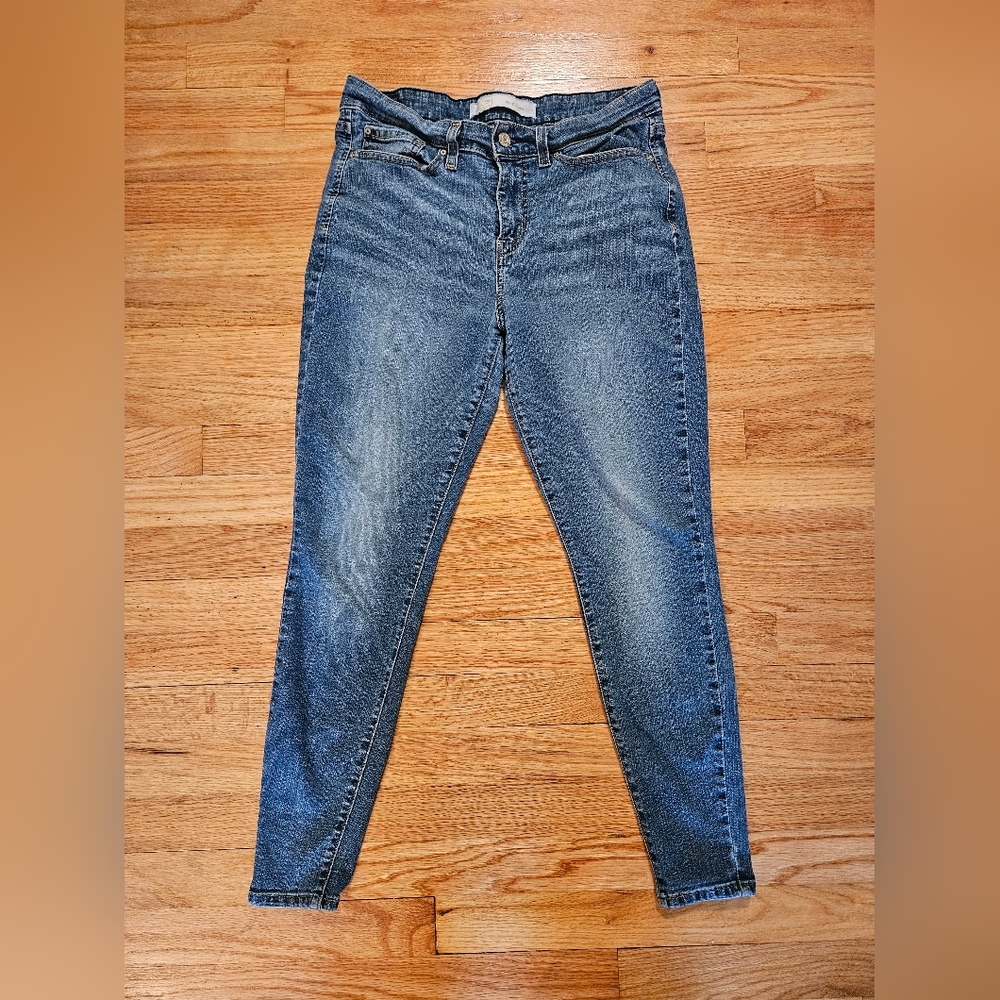 Levi Signature Levi Strauss mid rise skinny jean